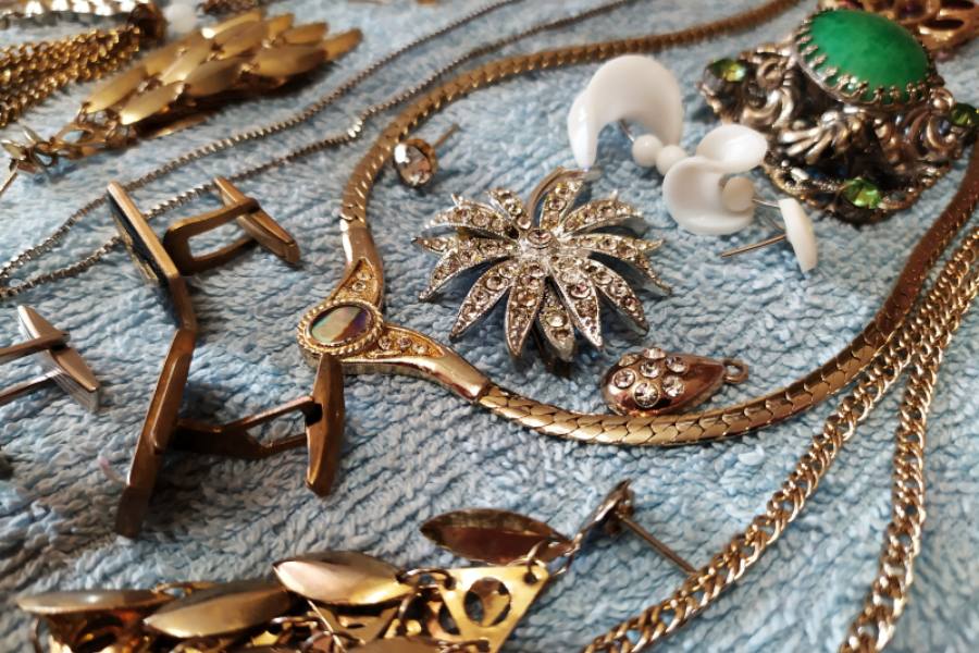vintage jewelry