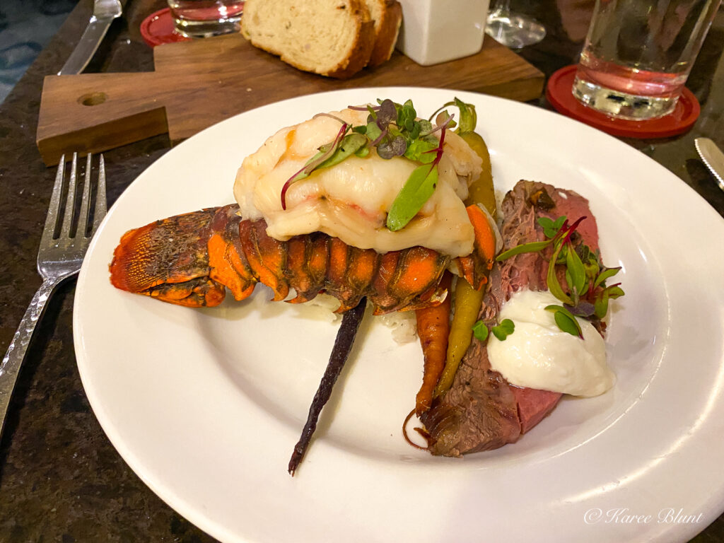 Uncruise Adventures - Safari Voyager - dinner