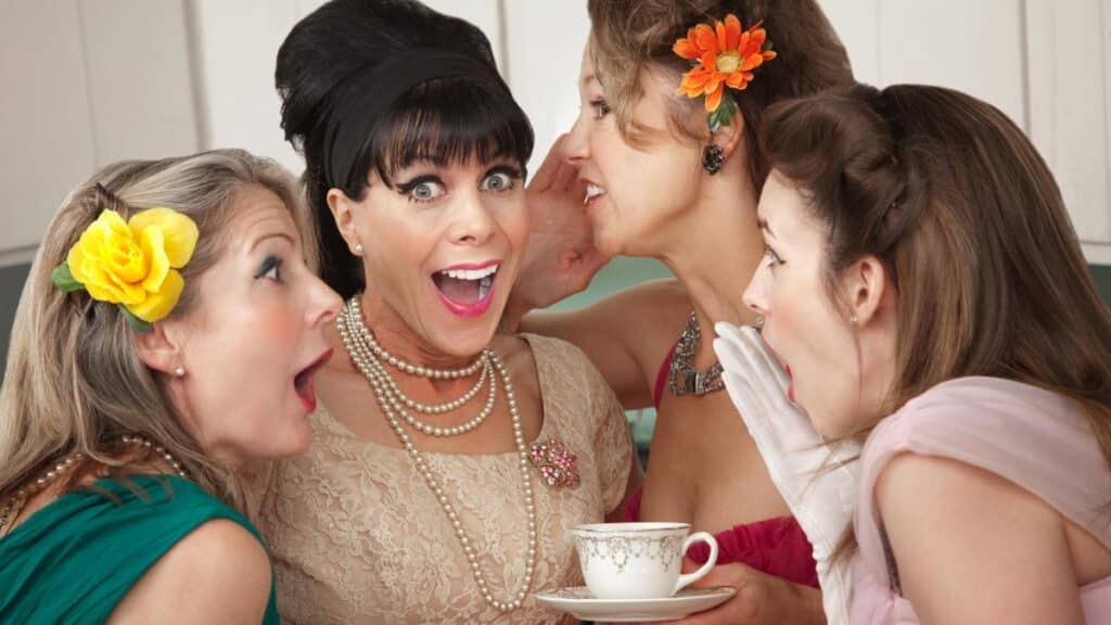 retro women gossiping