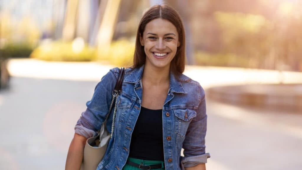 woman tourist smiling 2