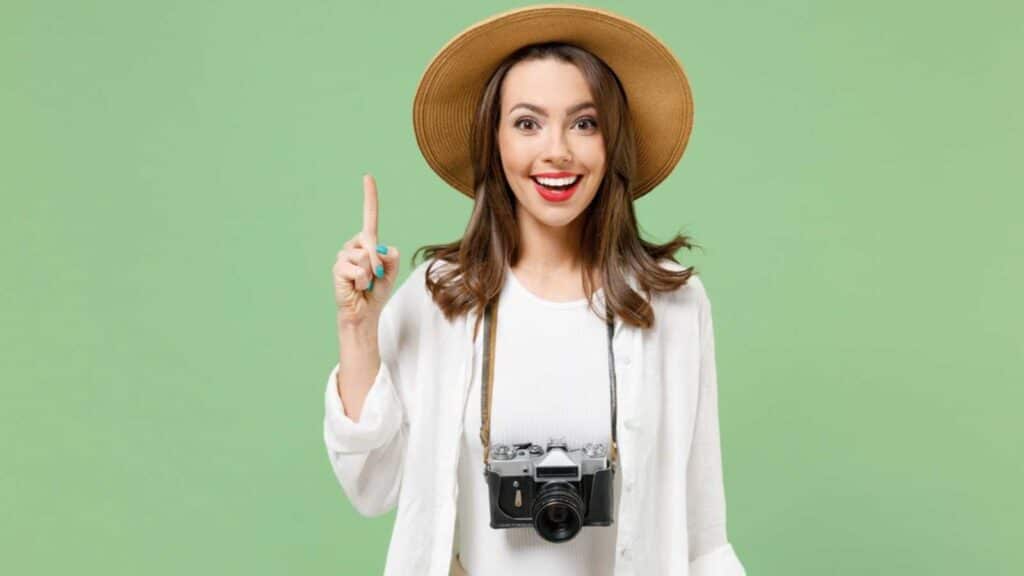 Woman traveler thinking of idea