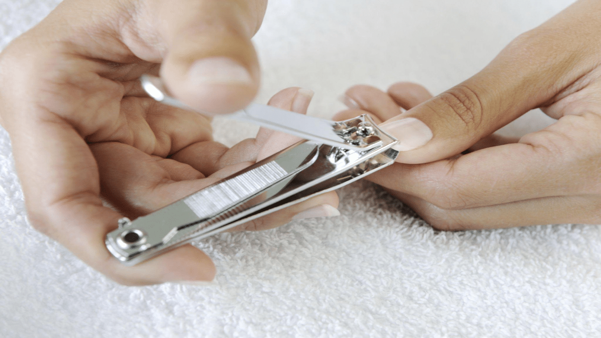 4FR - Natural groomed fingers cutting Nails, Nail Clipper (XXXL)