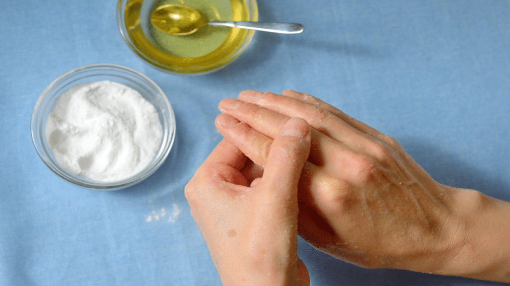 Apply baking soda to the body burn area