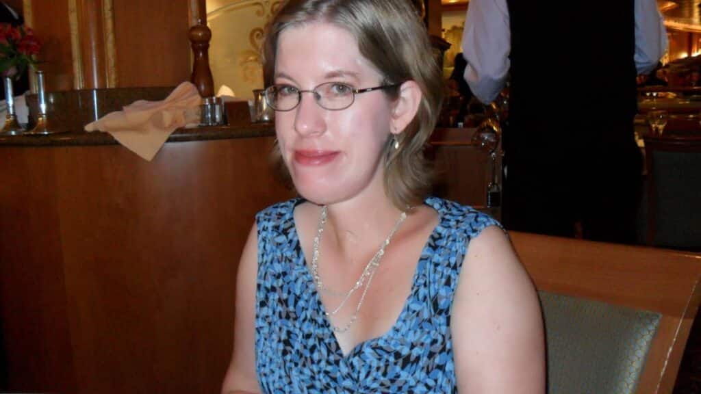 what to wear on a cruise formal - World on Wheels Blog