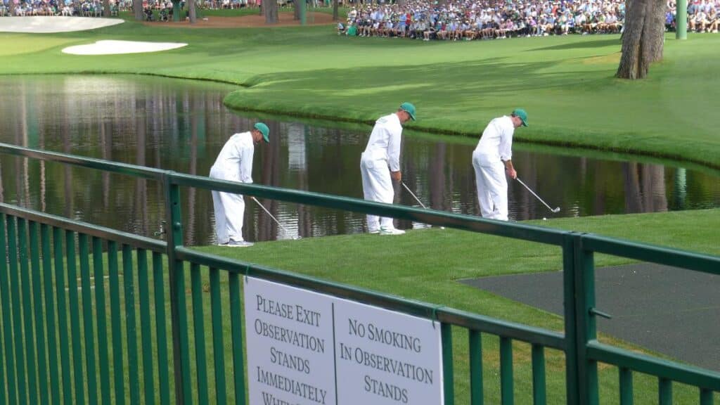 caddies try to Skip It